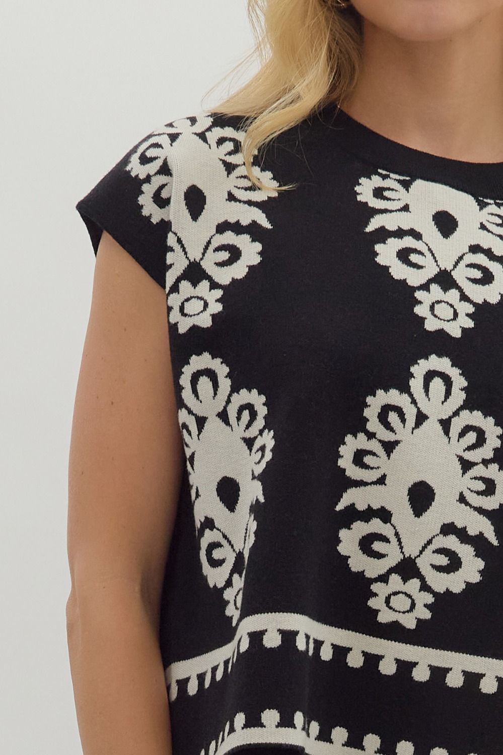 ENTRO Damask Sweater Top In Black