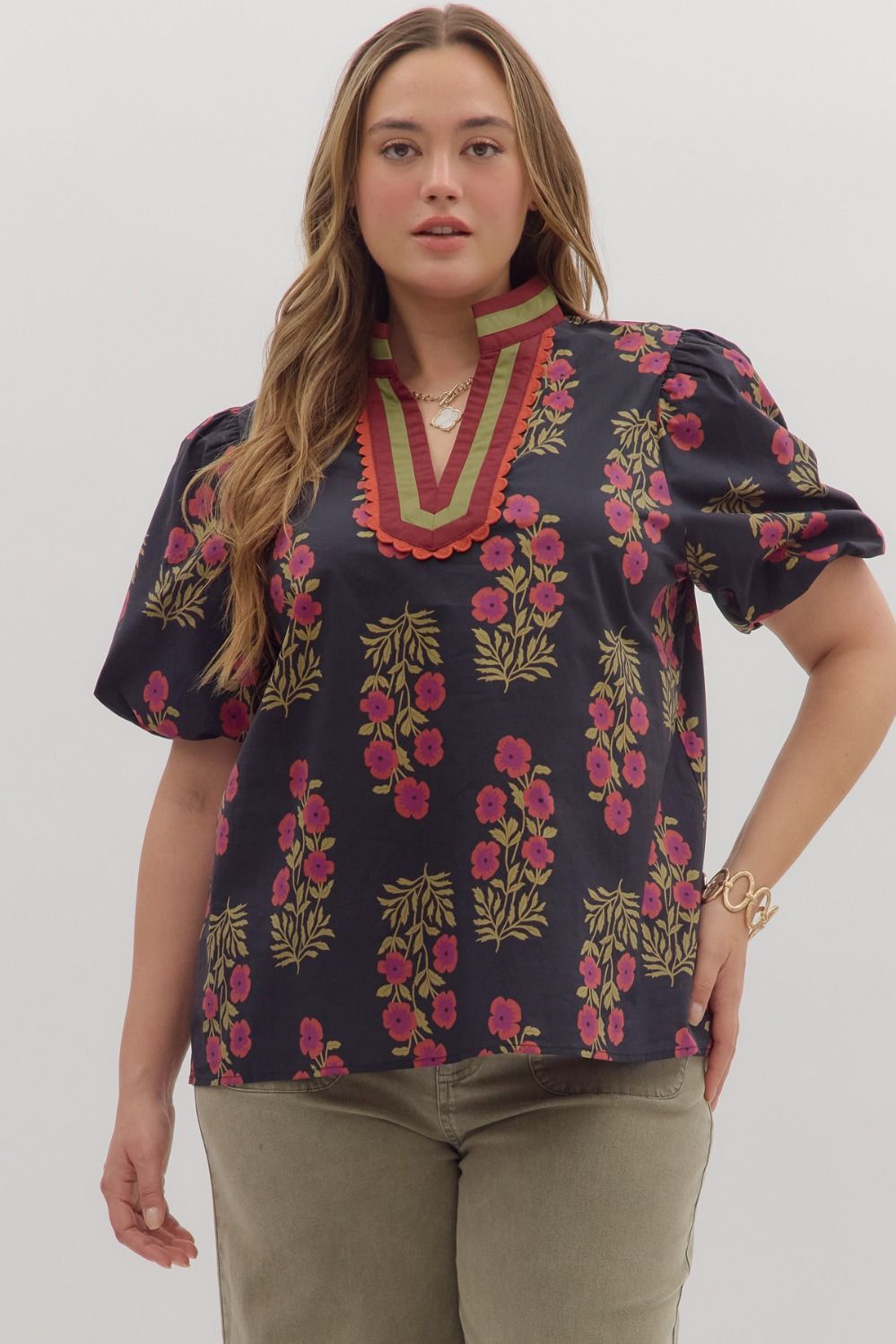 ENTRO Floral Print Bubble Sleeve Top With V Neck In Black PLUS Sizes