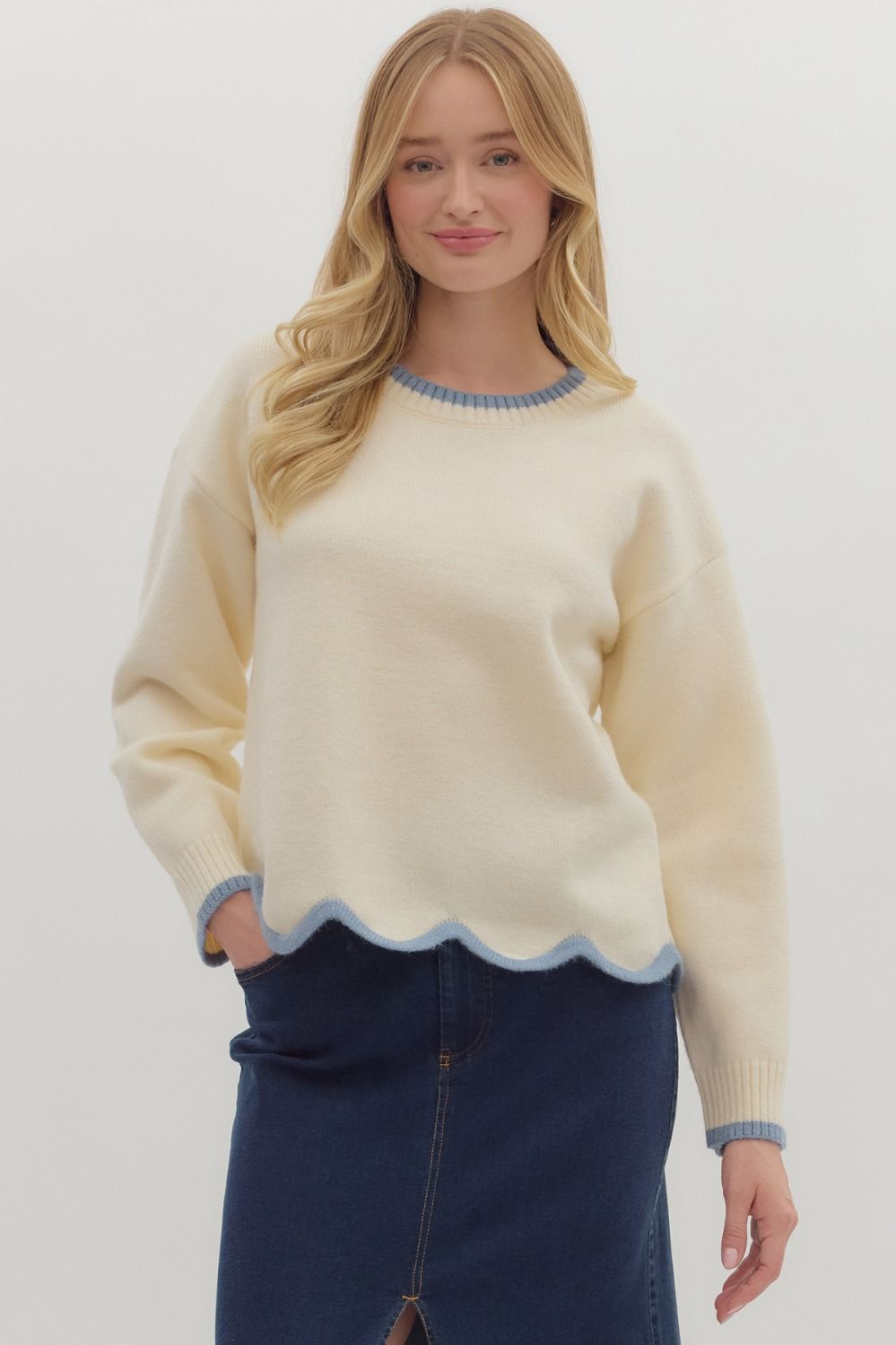 ENTRO Scallop Trimmed Sweater In Ivory