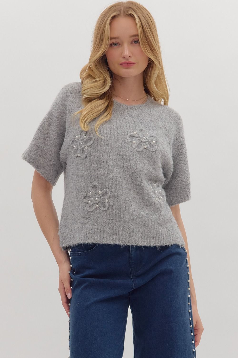ENTRO Short Sleeve Sweater With Pearl Embellished Flower In Grey