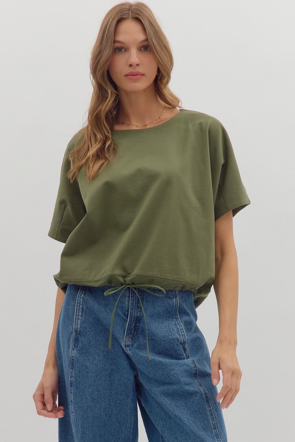 Entro Solid Short Sleeve Round Neck Top With Adjustable Hem In Olive