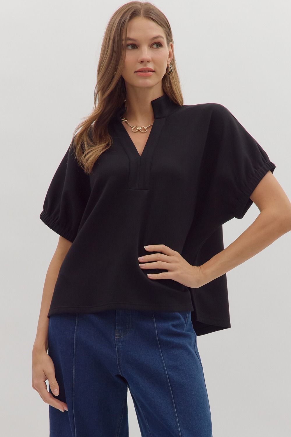 Entro Short Sleeve V Neck Collar Top In Black