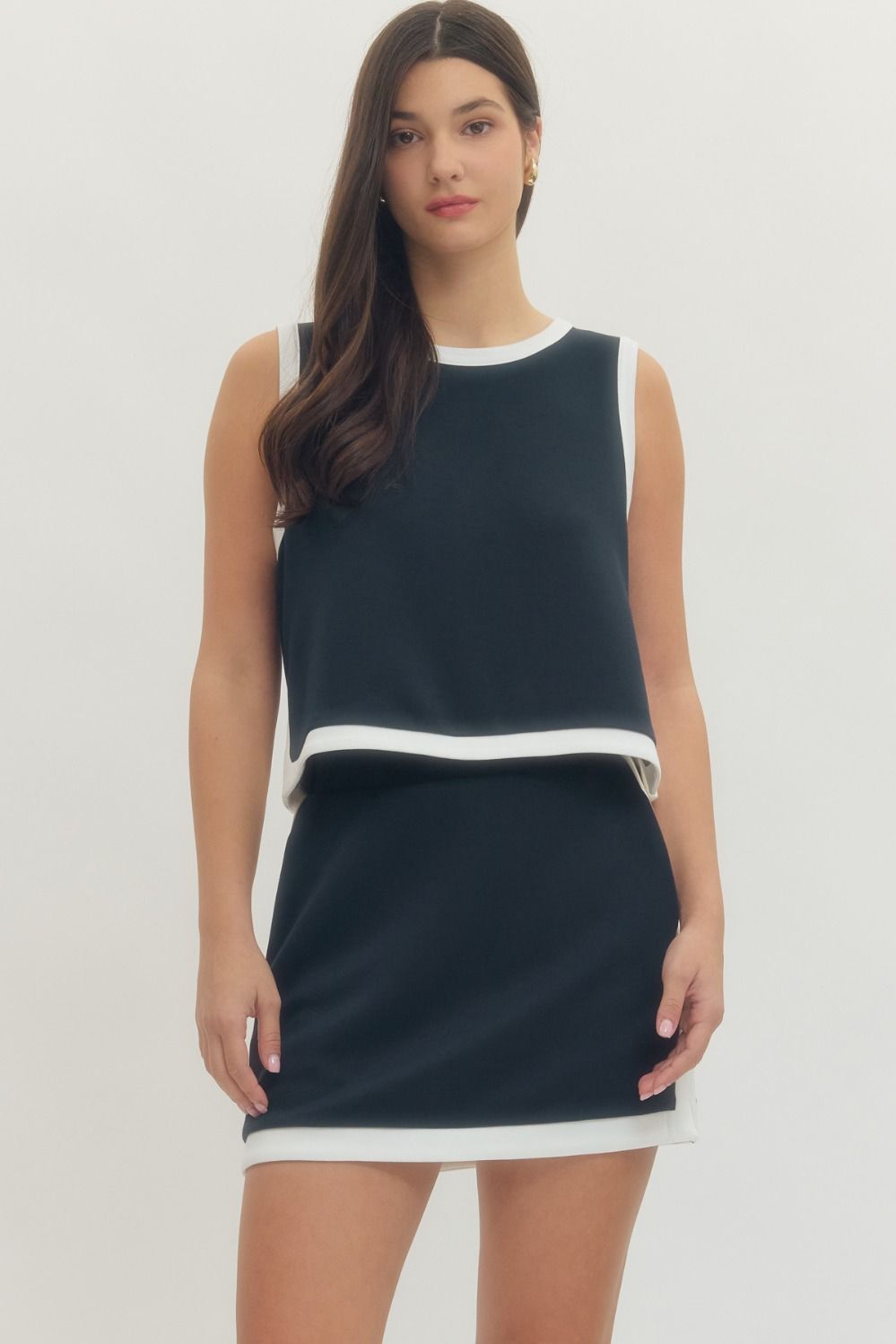 ENTRO Solid Sleeveless Knit Top With Contrast Binding In Navy