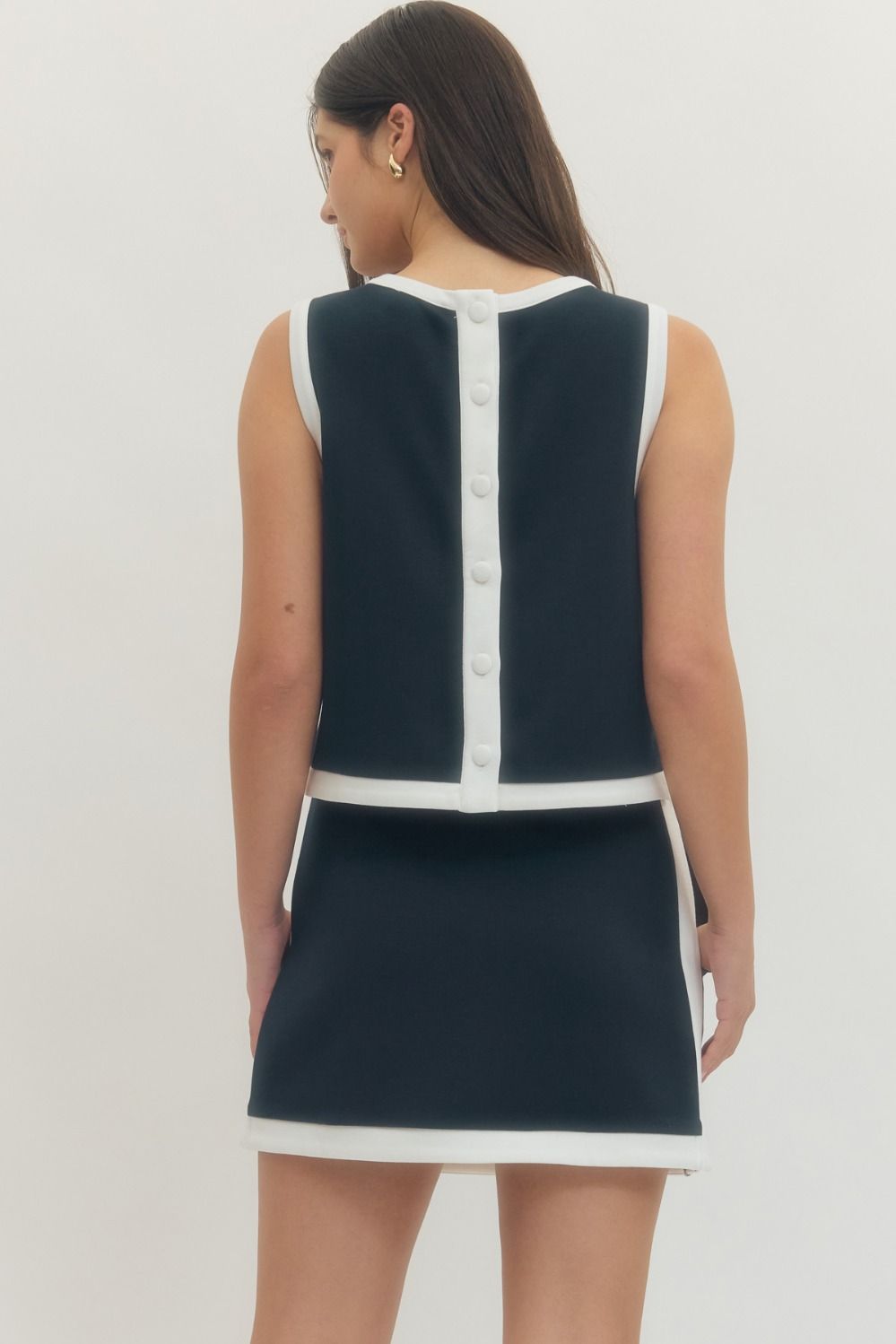 ENTRO Solid Sleeveless Knit Top With Contrast Binding In Navy