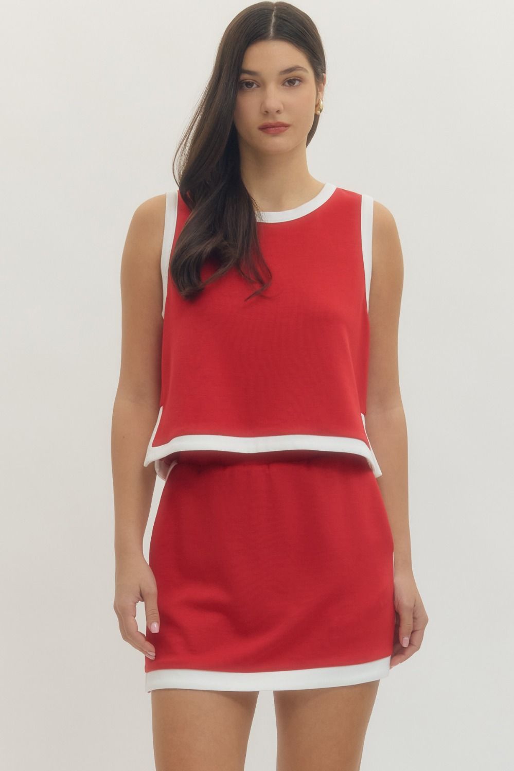 ENTRO Solid Sleeveless Knit Top With Contrast Binding In Red