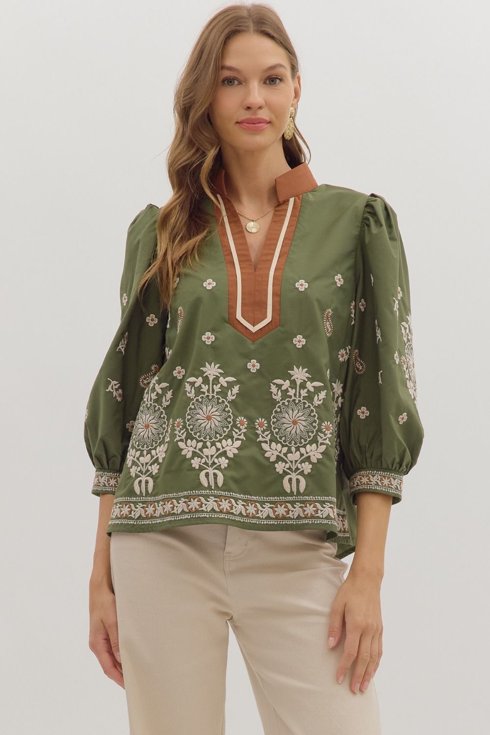 Entro Embroidered 3/4 Sleeve Top In Olive