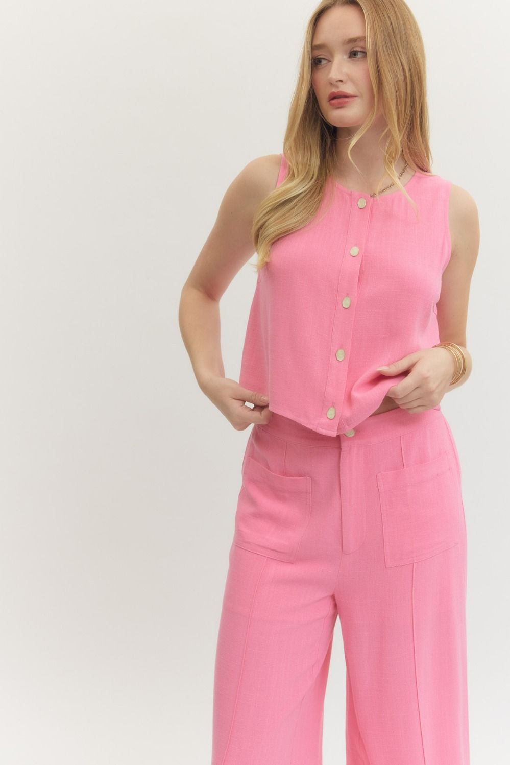 ENTRO Solid Sleeveless Woven Top With Button Closure In Pink
