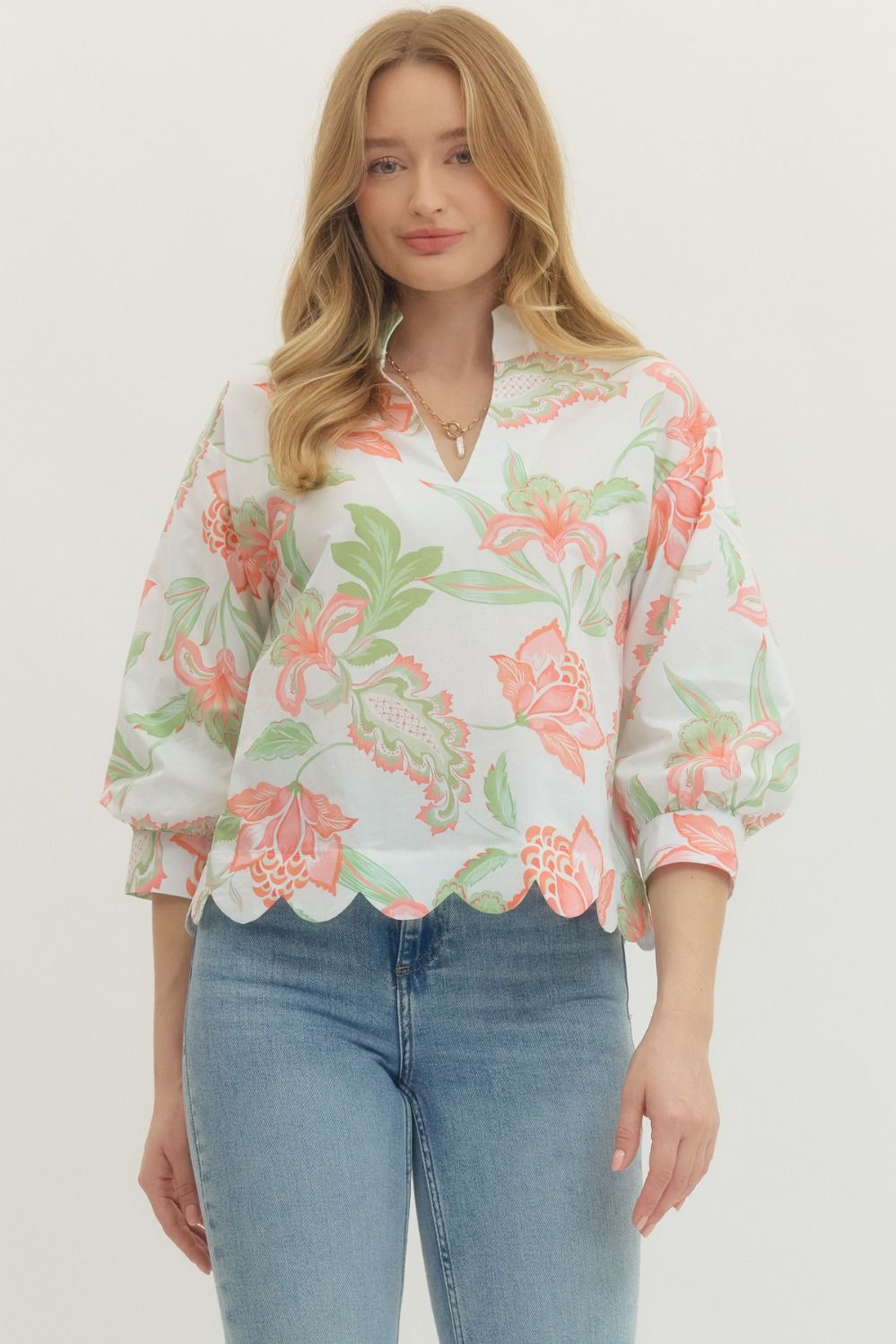 Entro Floral 3/4 Sleeve Scalloped Hem Top In Peach