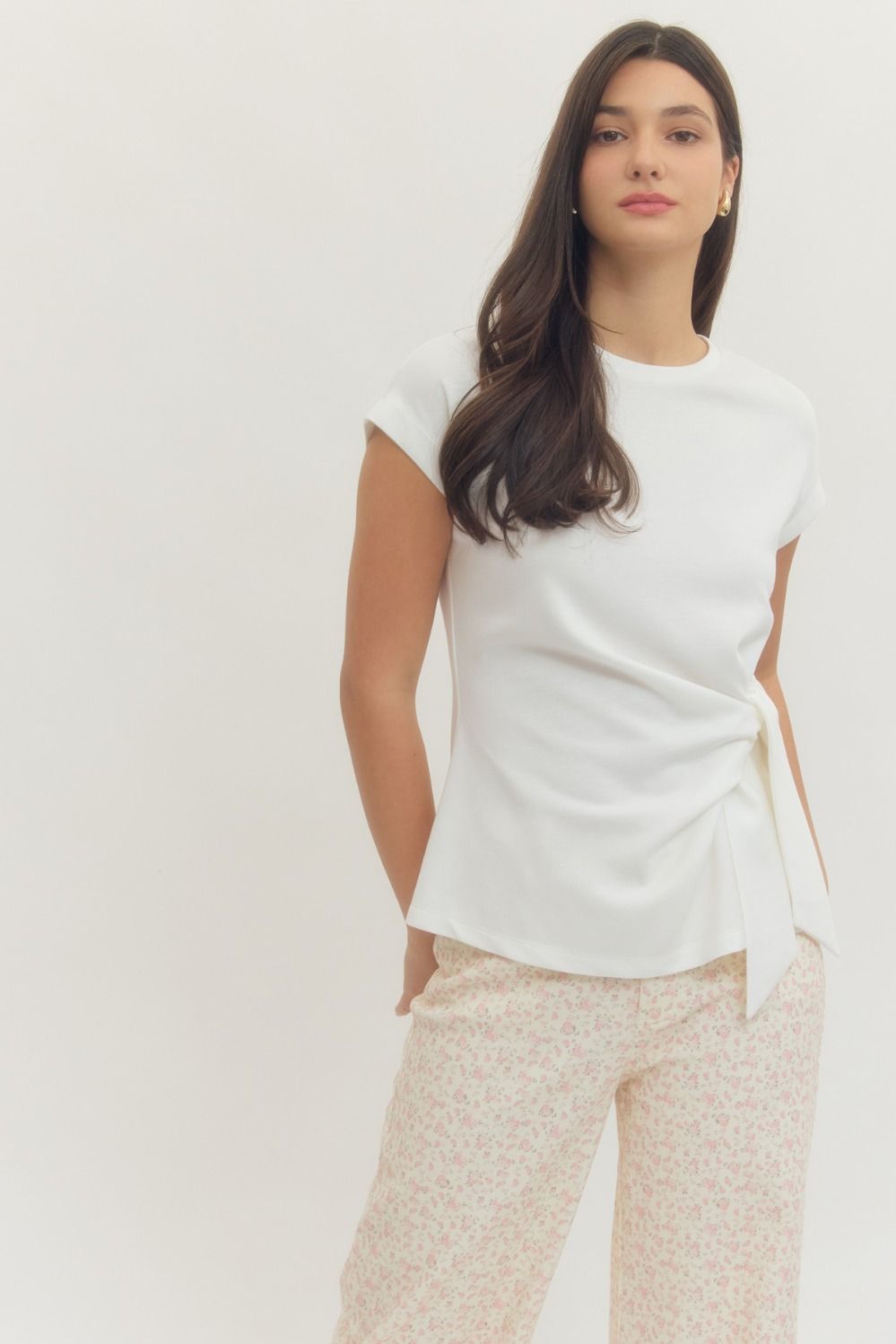 ENTRO Solid Short Sleeve Top With Side Tie In Cream