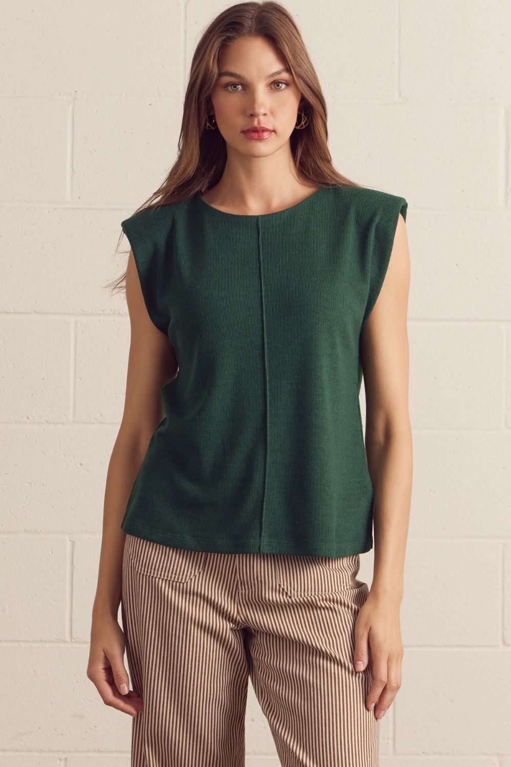 ENTRO Solid Cap Sleeve Top With Front Seam In Hunter Green
