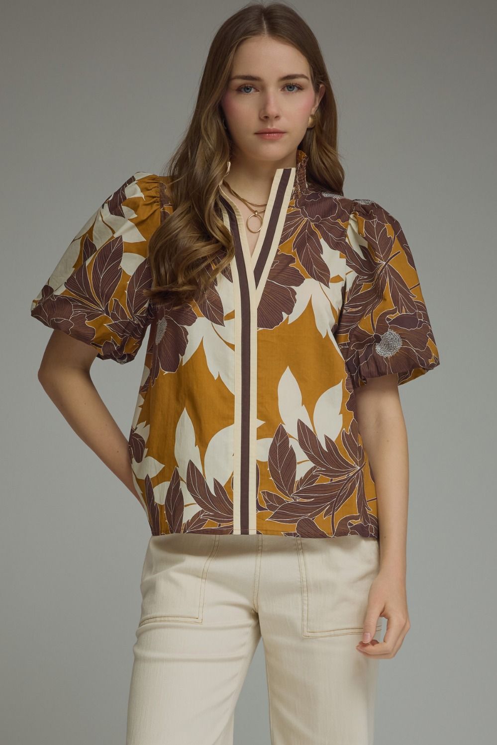 ENTRO Botanical Print Short Puff Sleeve Top In Caramel
