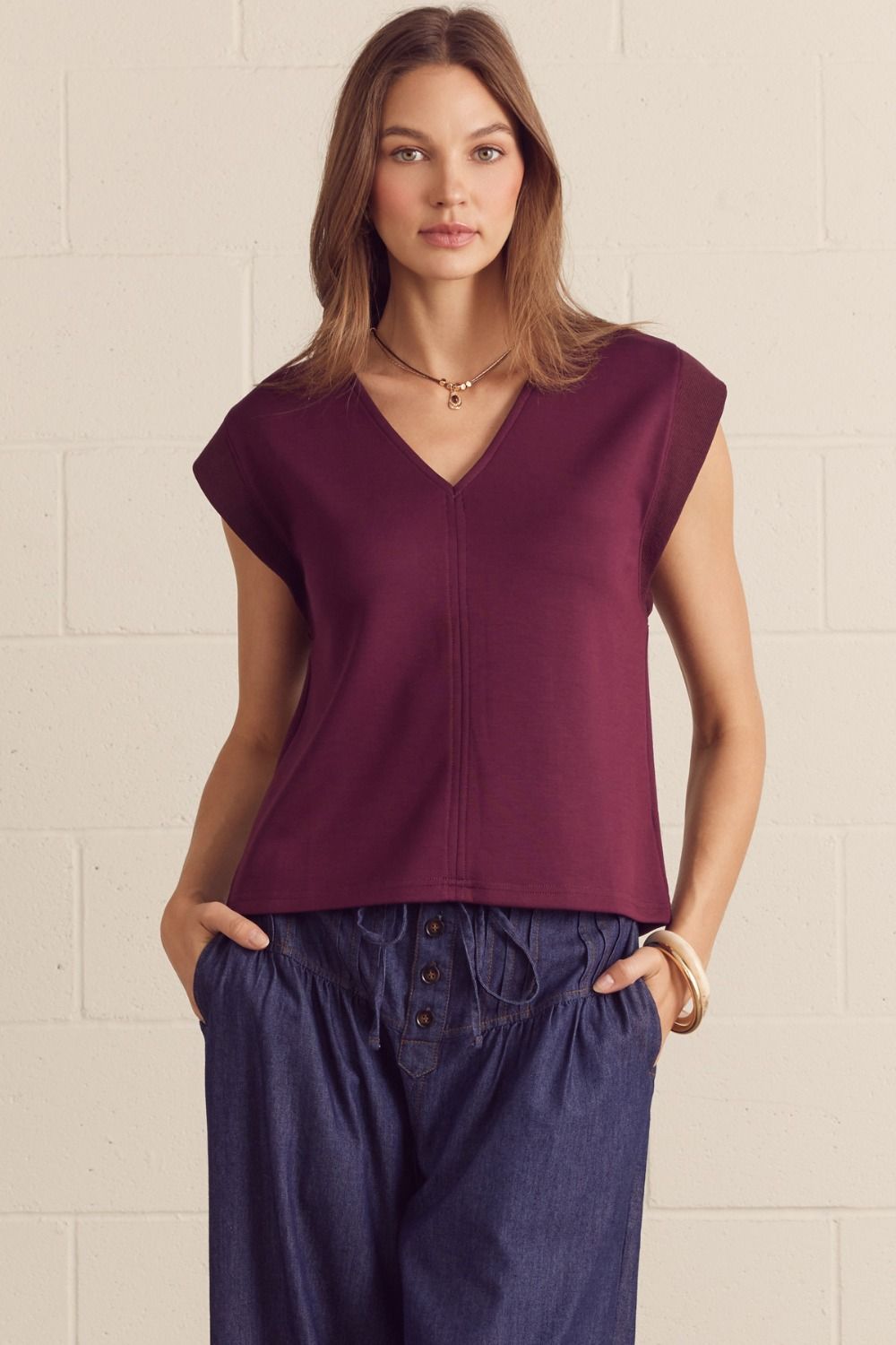 ENTRO Solid Luxe Knit Cap Sleeve Top With Center Seam Detail In Burgundy *COMING SOON*