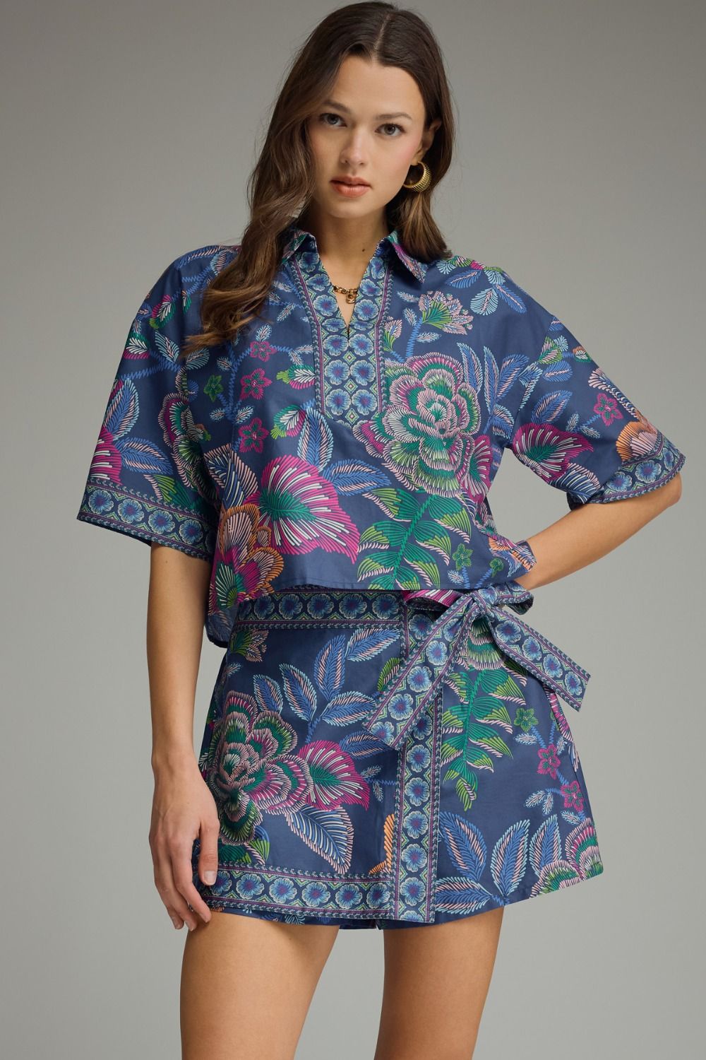 ENTRO Botanical Print Short Sleeve Top In Indigo