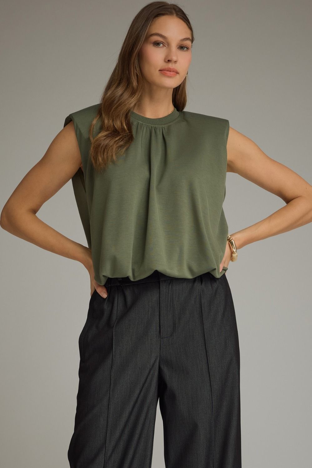 ENTRO Solid Cap Sleeve Top With Bubble Hem In Olive