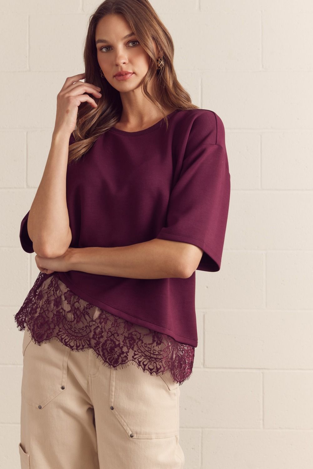 ENTRO Solid Short Sleeve Knit Top With Scalloped Lace Hem In Burgundy *COMING SOON*