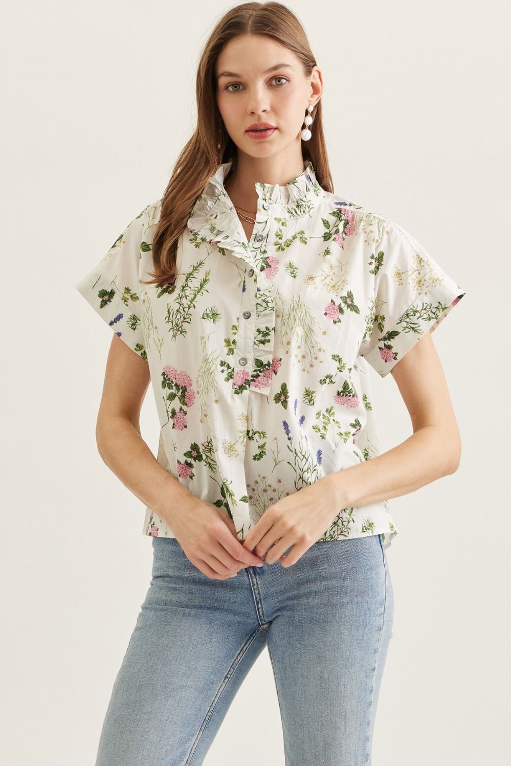 ENTRO Floral Short Sleeve Ruffle Neck Top In Off White