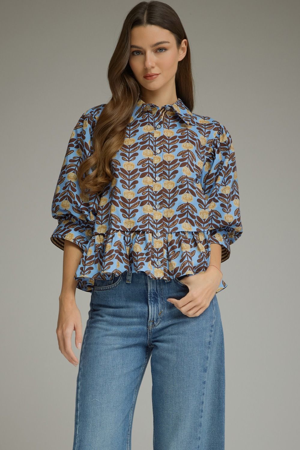 ENTRO Printed Short Puff Sleeve Top In Blue