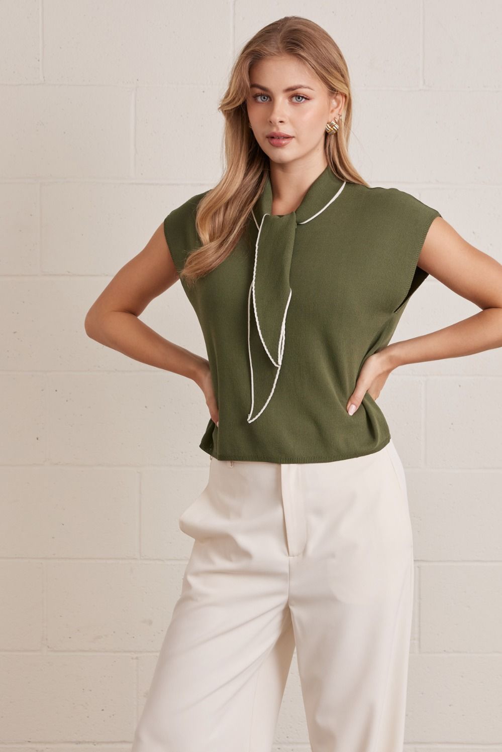 ENTRO Sleeveless Sweater Top With Self Tie Scarf In Olive