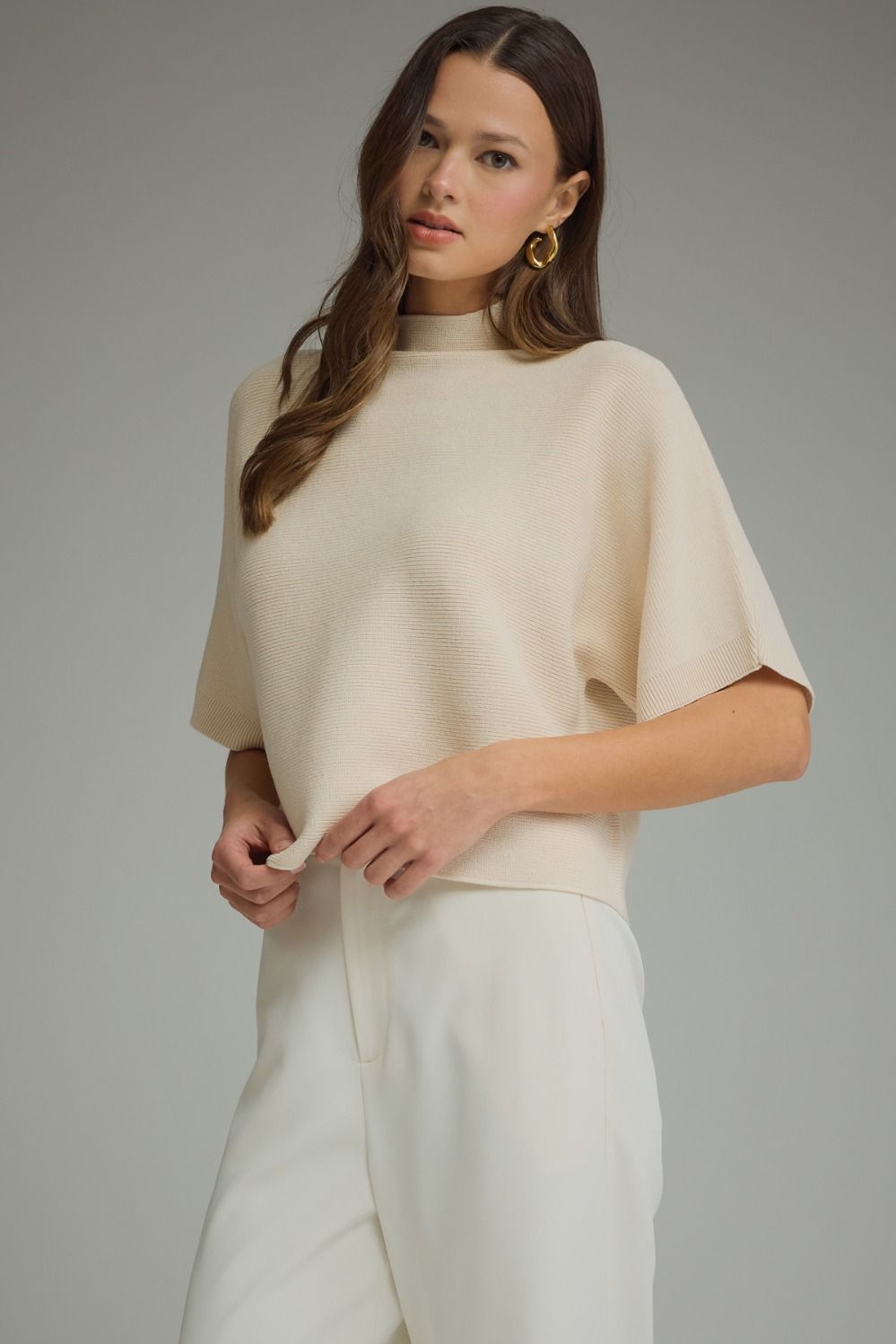 ENTRO Mock Neck Short Sleeve Sweater Top In Ecru