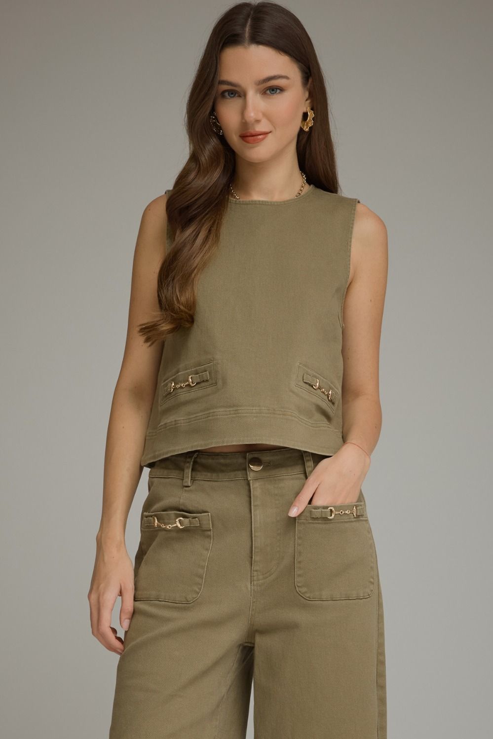 ENTRO Solid Sleeveless Top With Horse Bit Detail In Olive