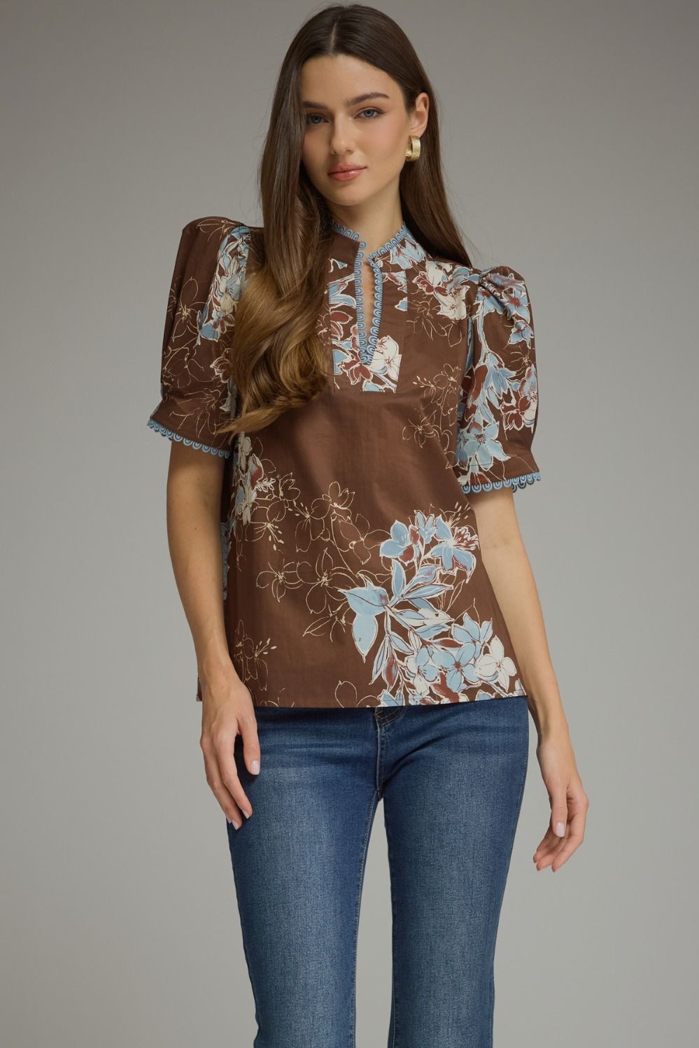 Entro Floral Short Sleeve Top In Chocolate *COMING SOON*