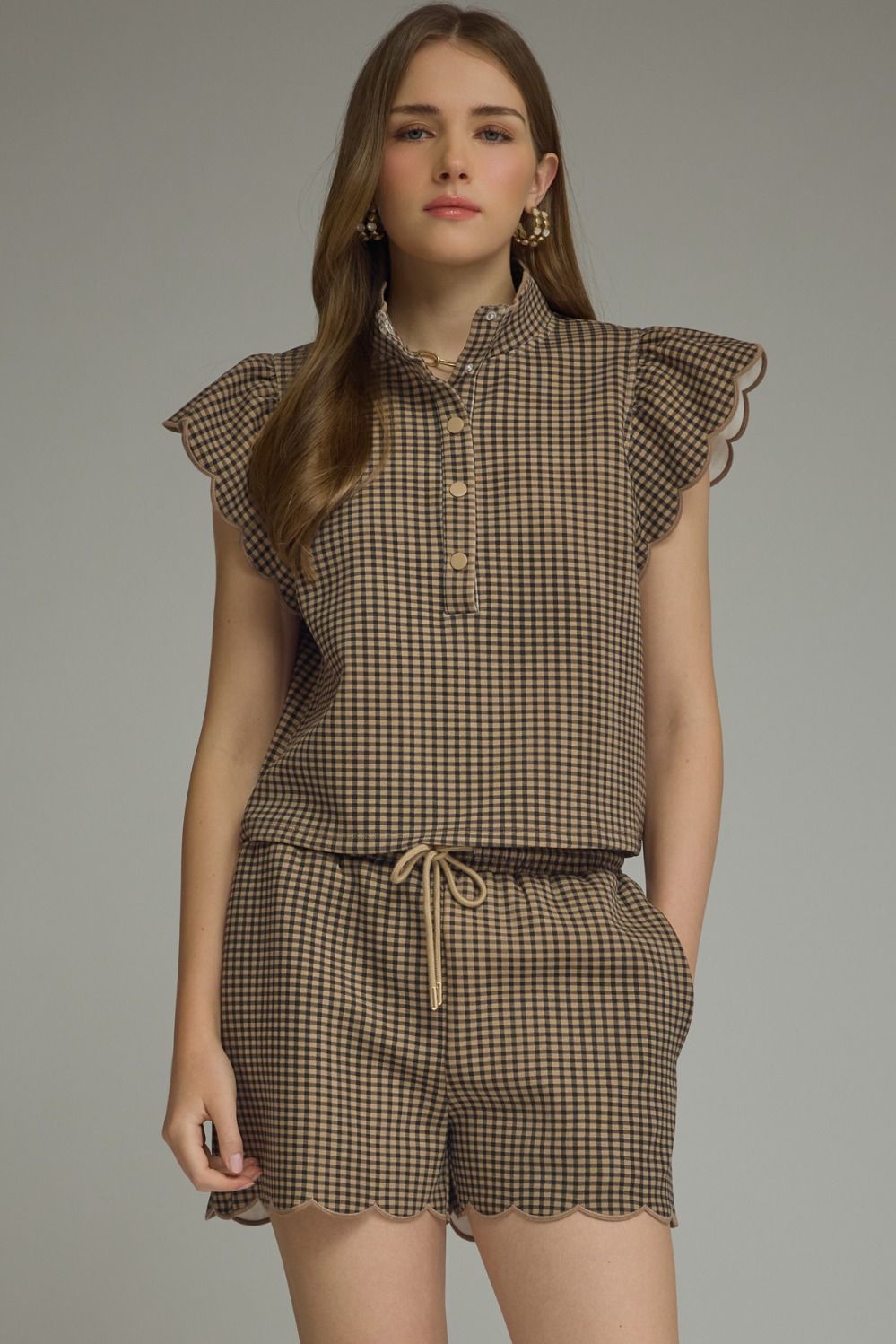 ENTRO Gingham Scalloped Sleeve In Black Tan