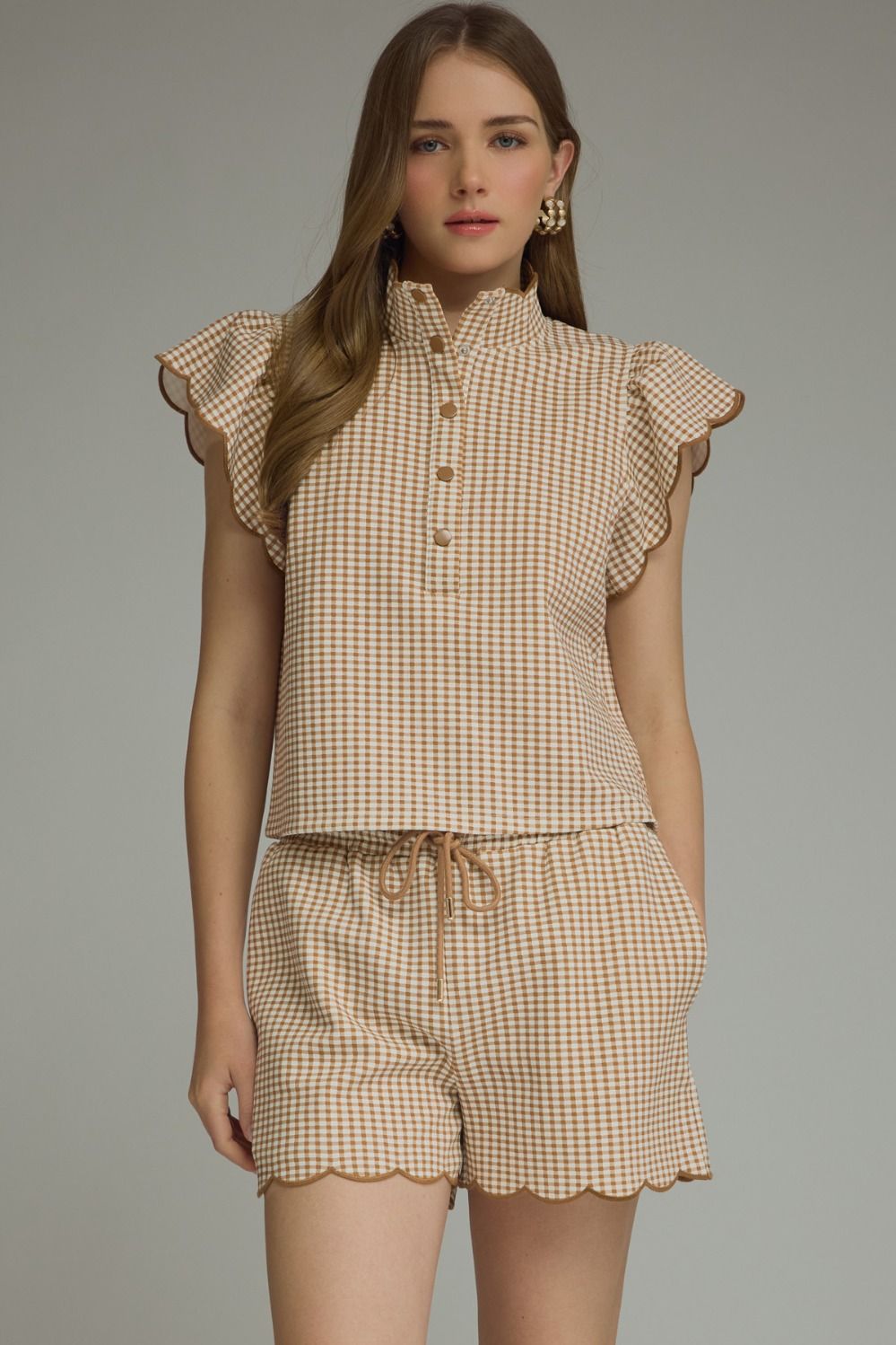 ENTRO Gingham Scalloped Sleeve In Camel
