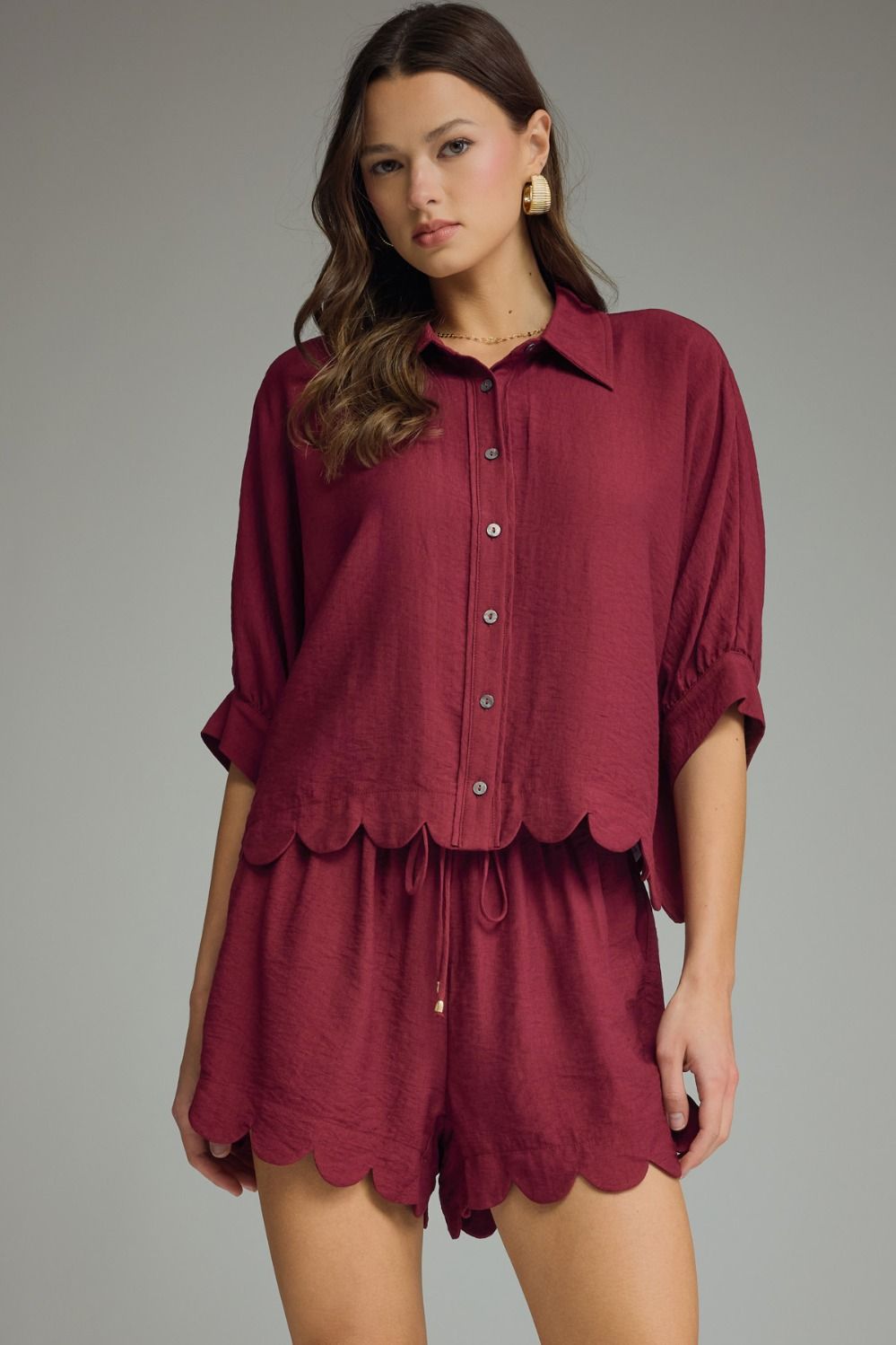 ENTRO Solid 3/4 Sleeve Scalloped Trim Top In Burgundy *COMING SOON*