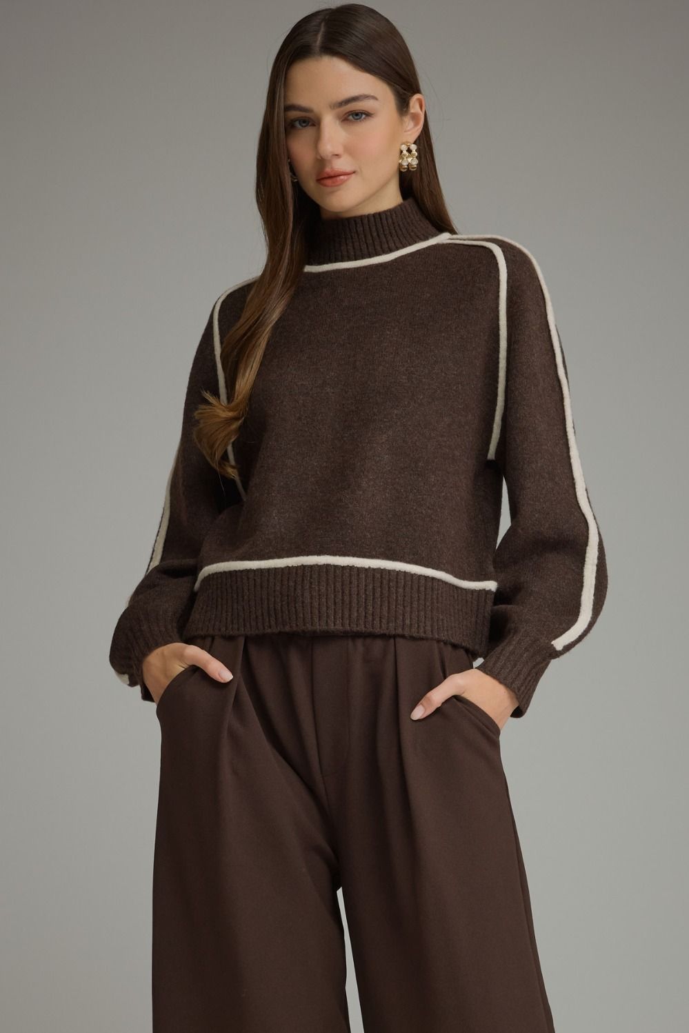 ENTRO Long Sleeve Sweater Top With Contrast Trim In Brown