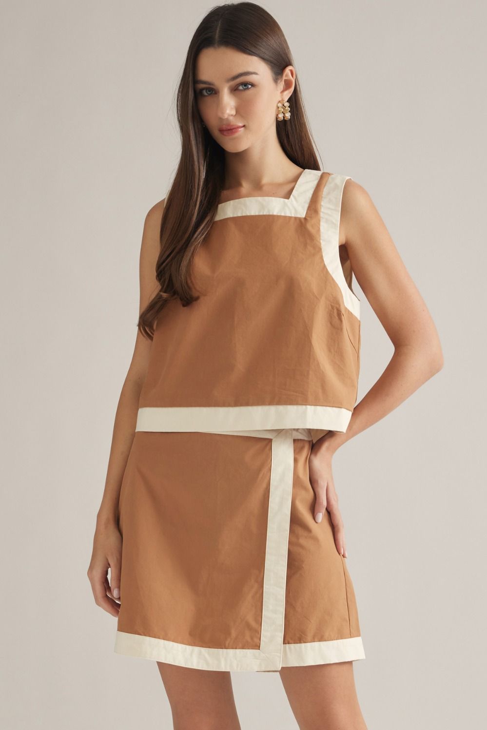 ENTRO Solid Top With Contrast Trim In Camel