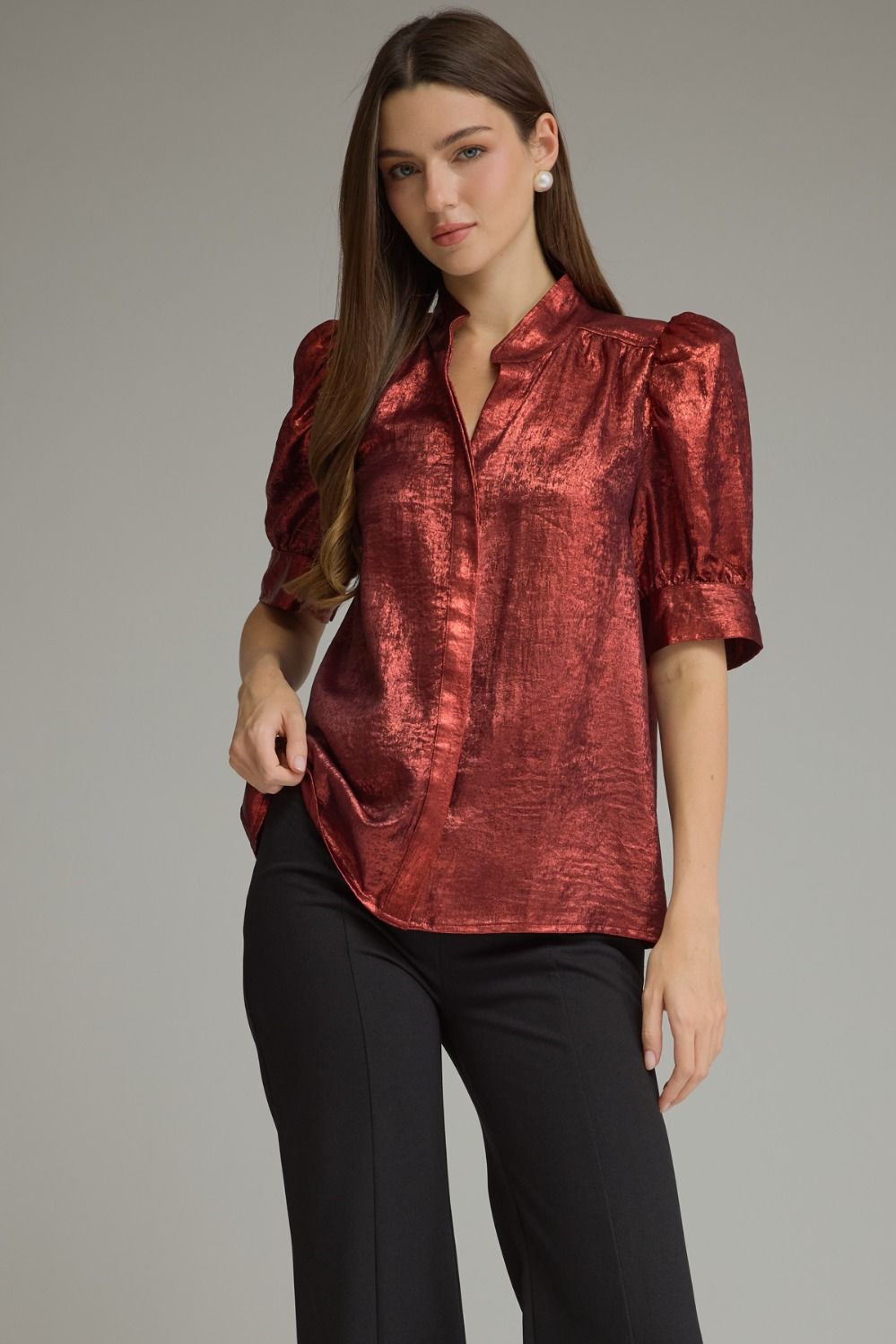 ENTRO Short Sleeve Metallic Top In Burgundy