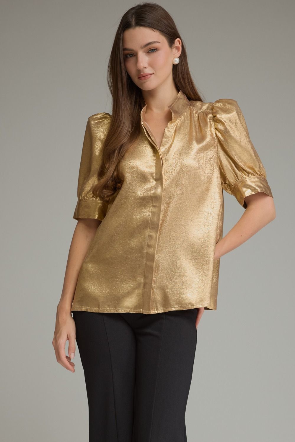 ENTRO Short Sleeve Metallic Top In Gold