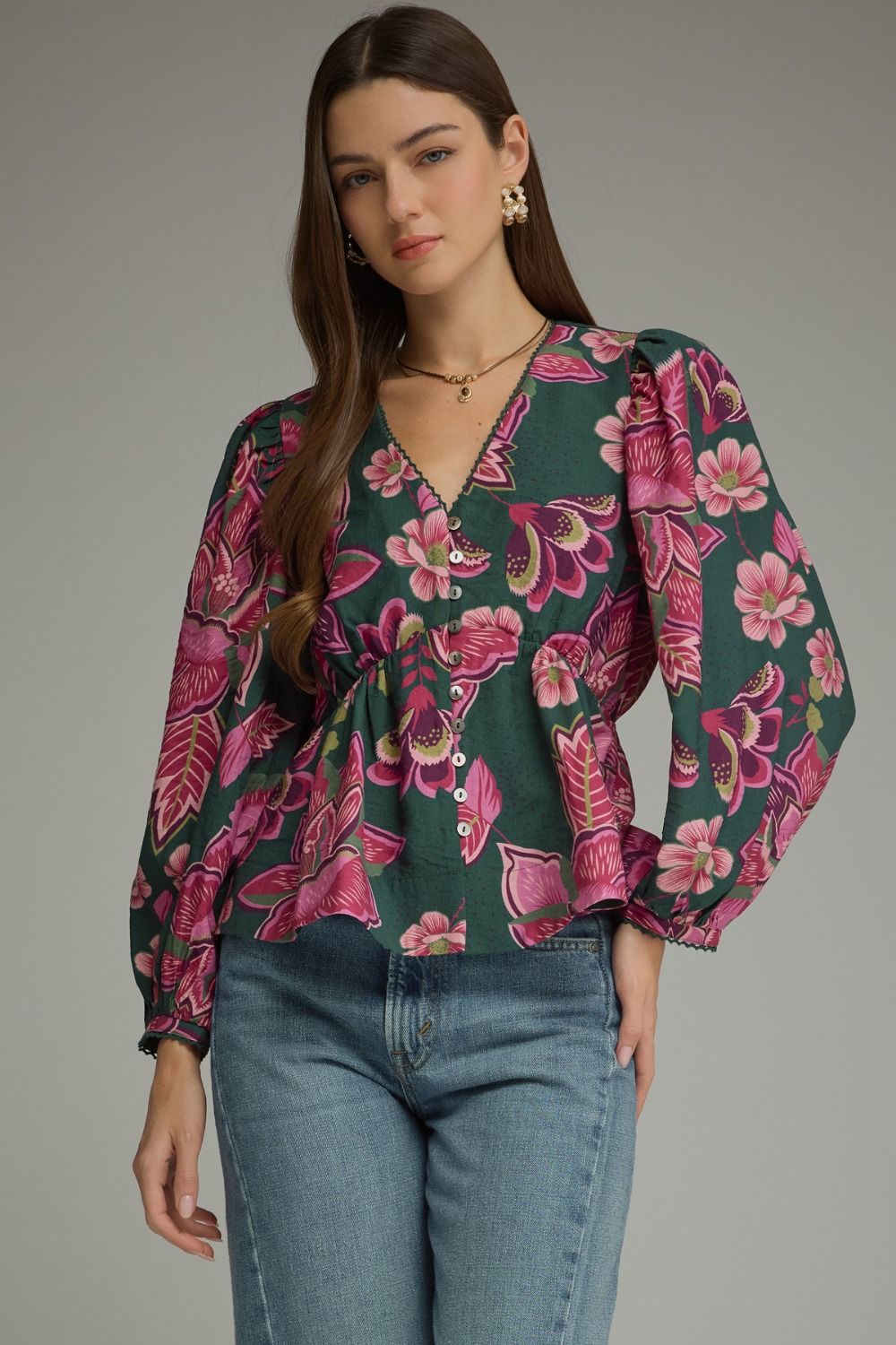 ENTRO Floral Print Long Sleeve V Neck Top In Hunter Green