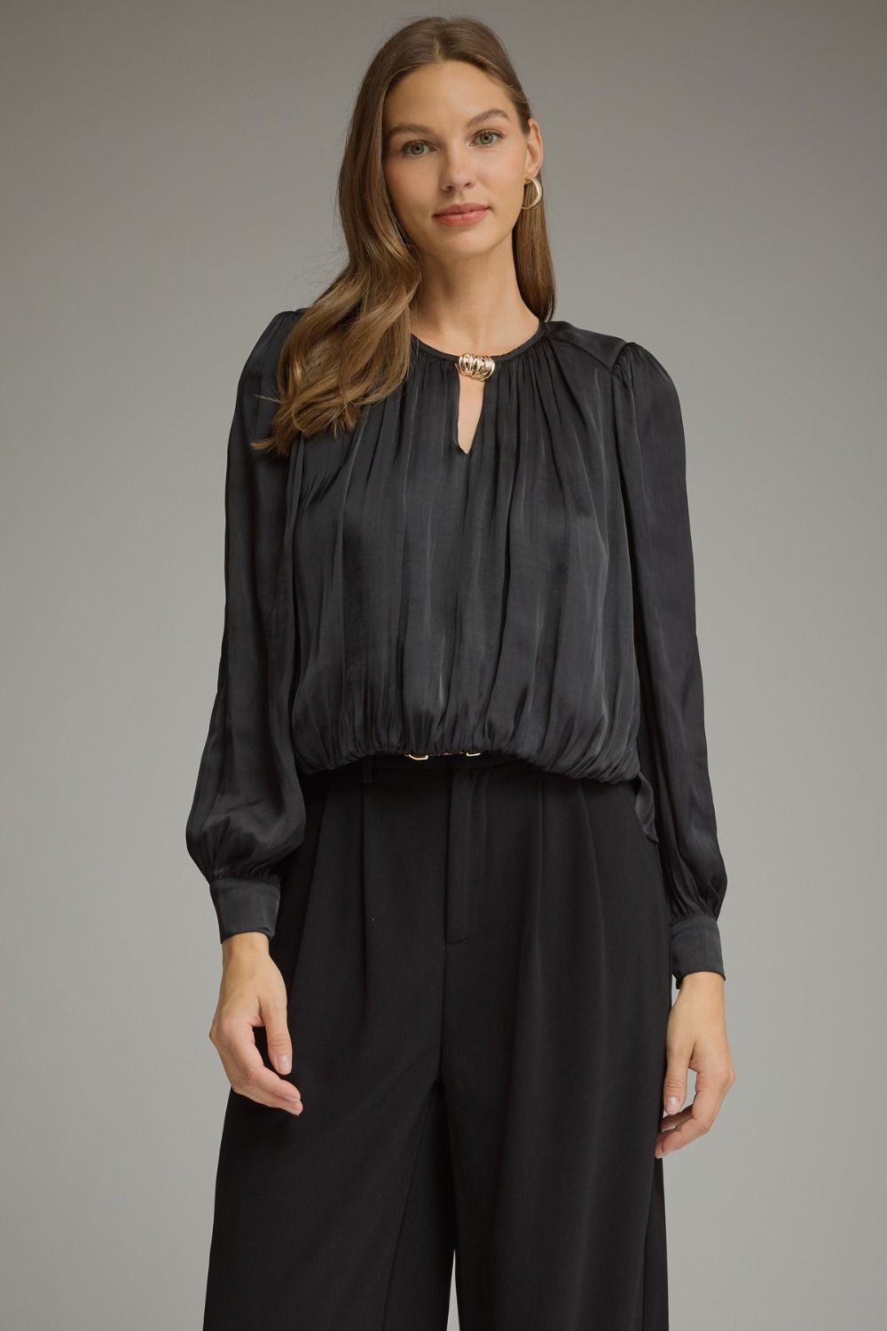 ENTRO Long Sleeve Round Neck Top In Black