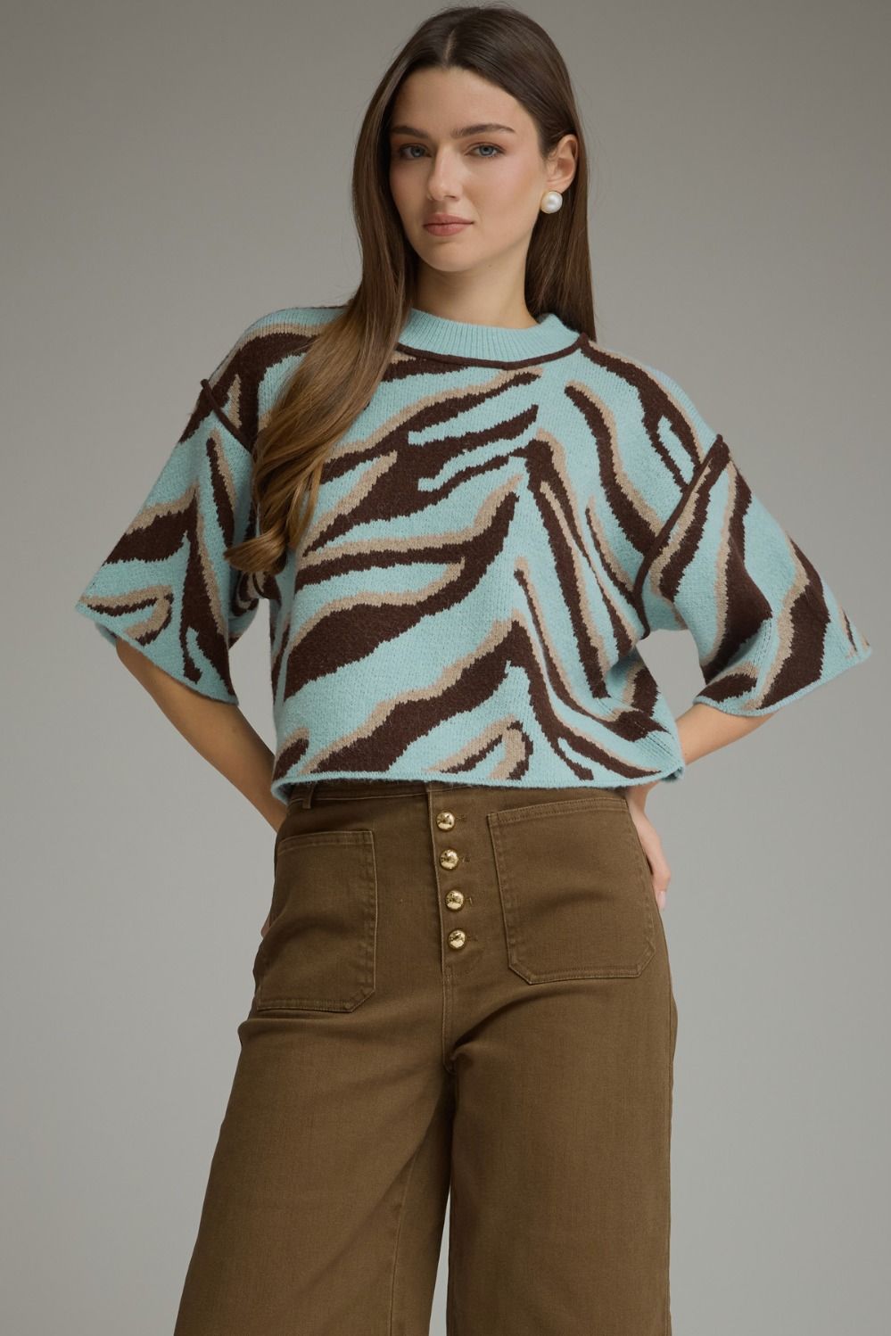 ENTRO Animal Print Short Sleeve Sweater Top In Light Blue