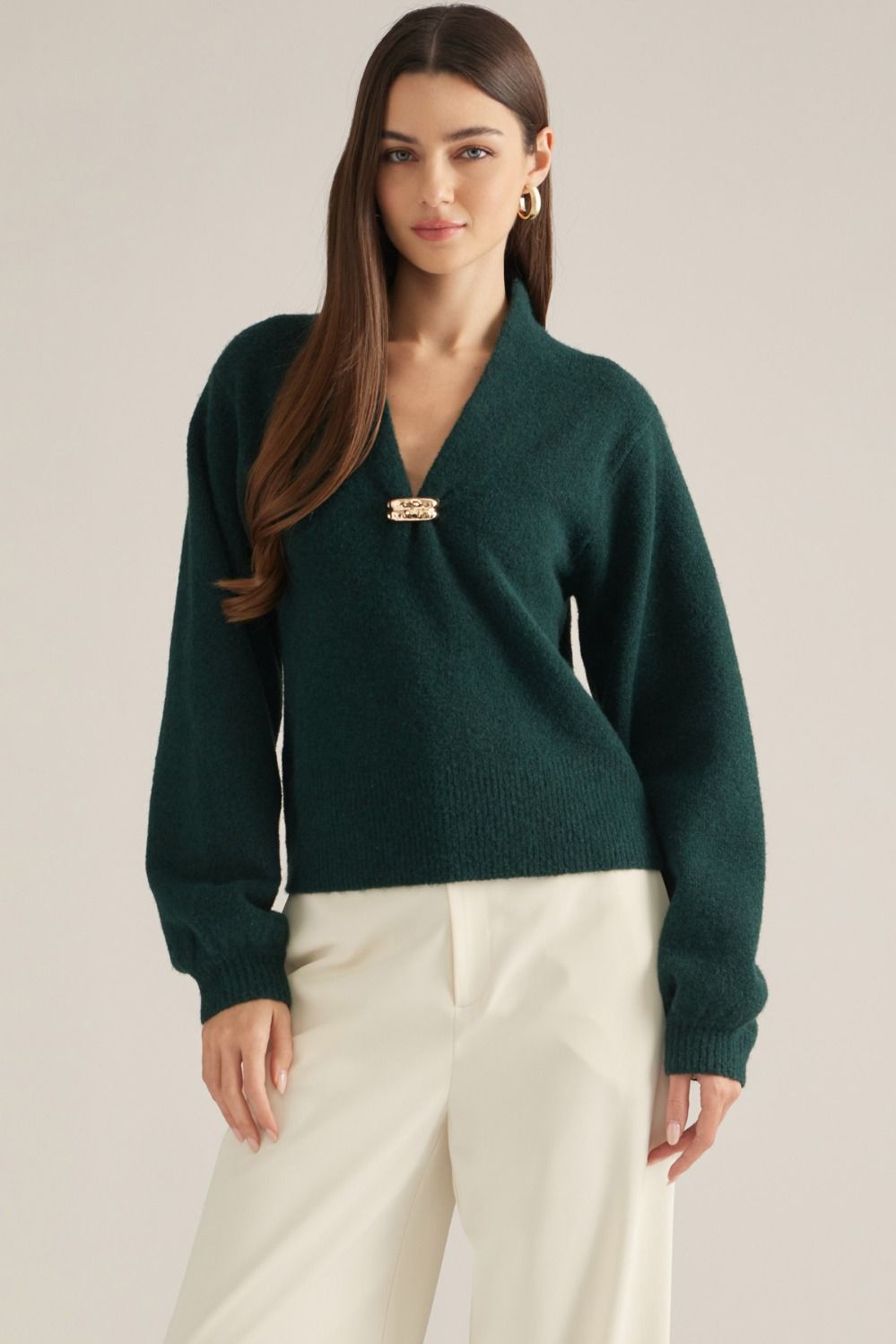 ENTRO Solid Long Sleeve Knit V Neck Top With Gold Accent In Hunter Green *COMING SOON*