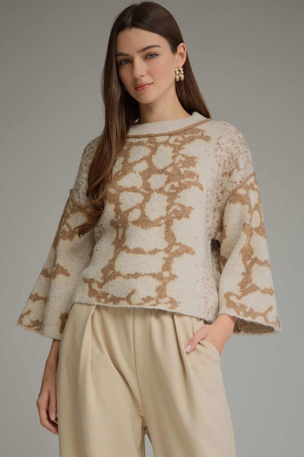 ENTRO Abstract Print 3/4 Sleeve Sweater Top In Oatmeal