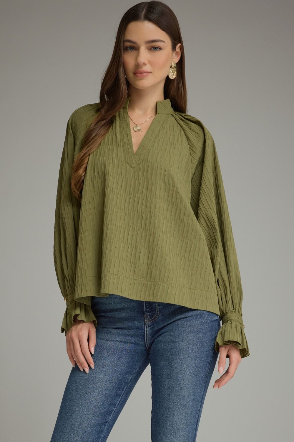ENTRO Solid Woven Crinkle V Neck Top In Olive *COMING SOON*