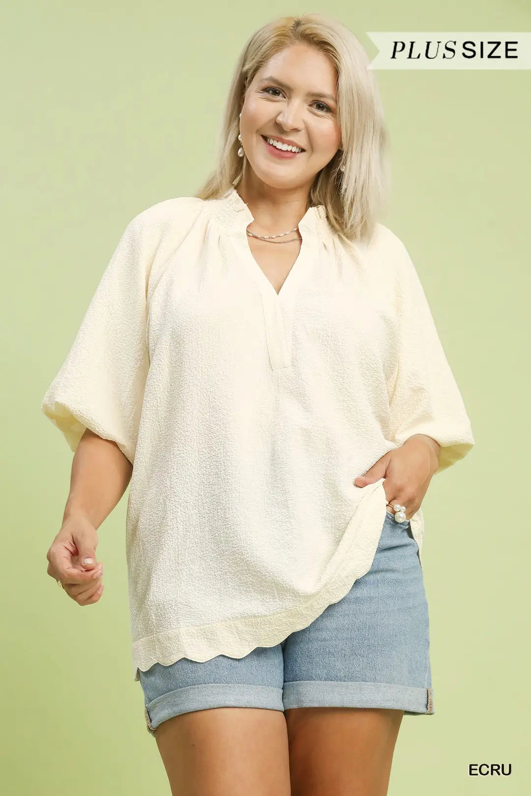 UMGEE Scalloped Hem Textured Top In Ecru