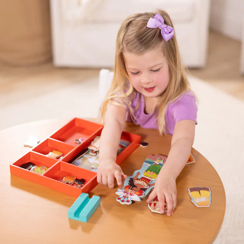 Melissa & Doug- Disney Princess Moana Wooden Magnetic Dress-Up Play Set